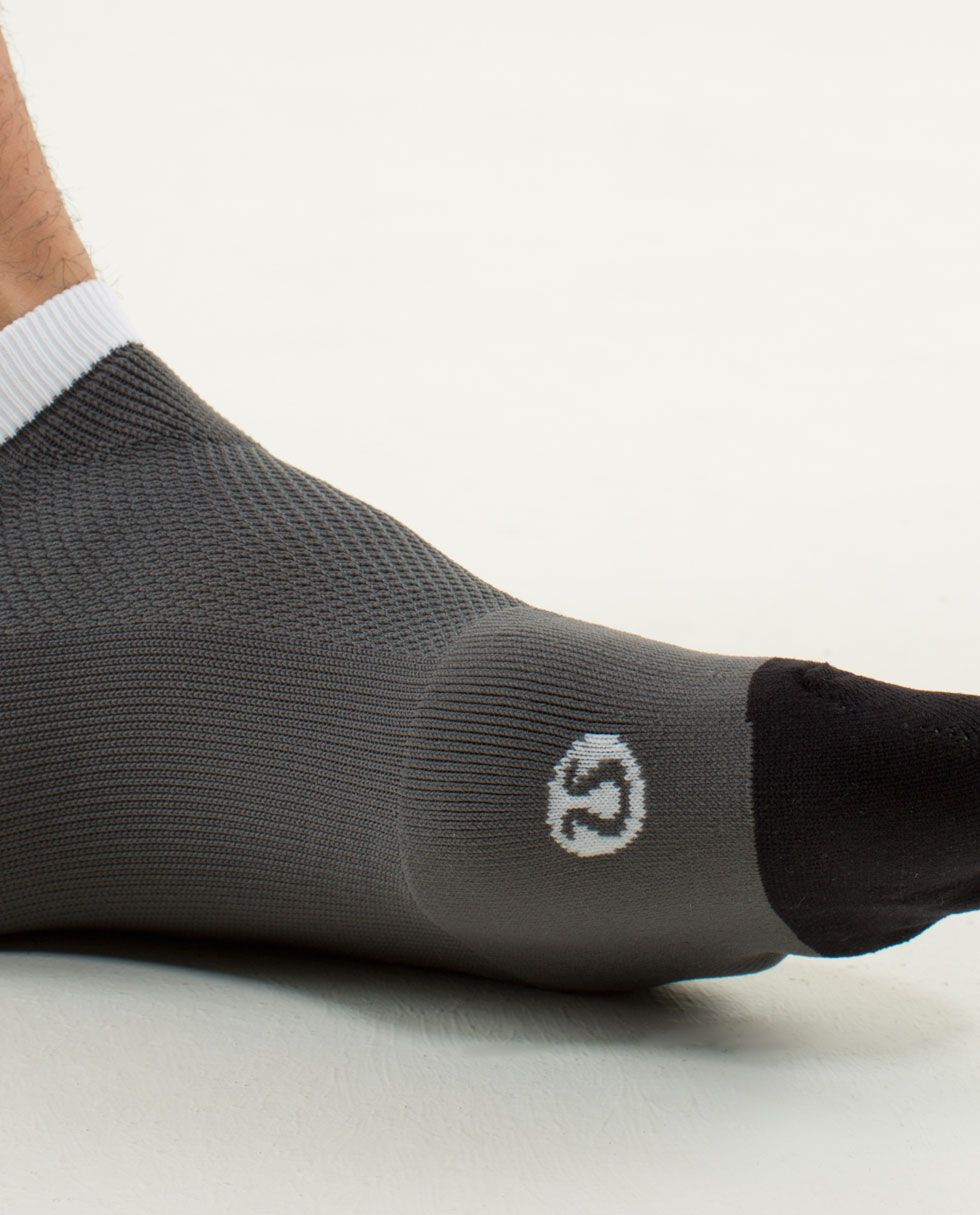 Mens Ultimate No Show Run Sock
