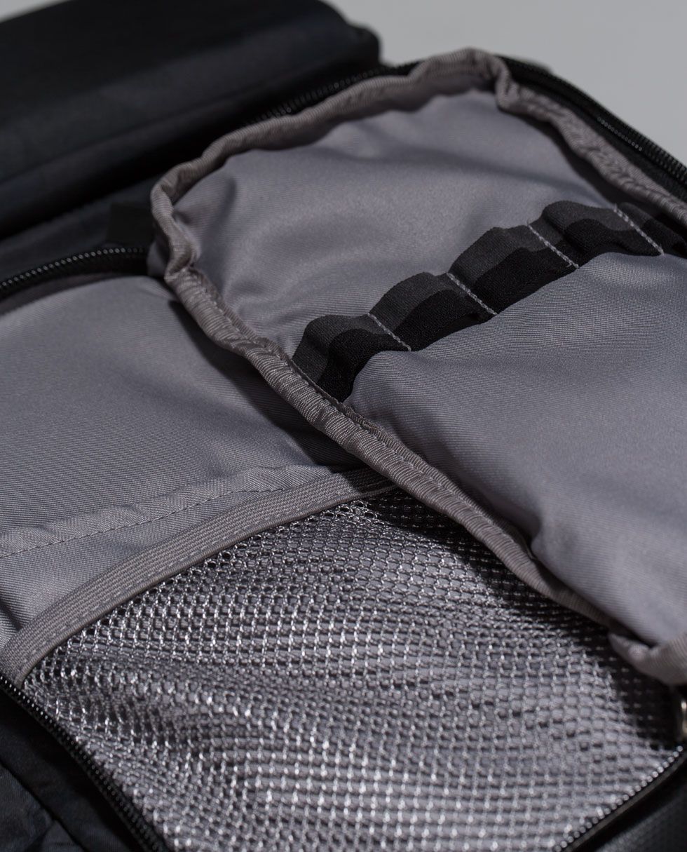 why are lululemon bags so popular in the us