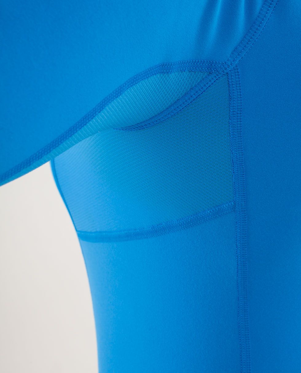 RUN:Speedy Turtleneck