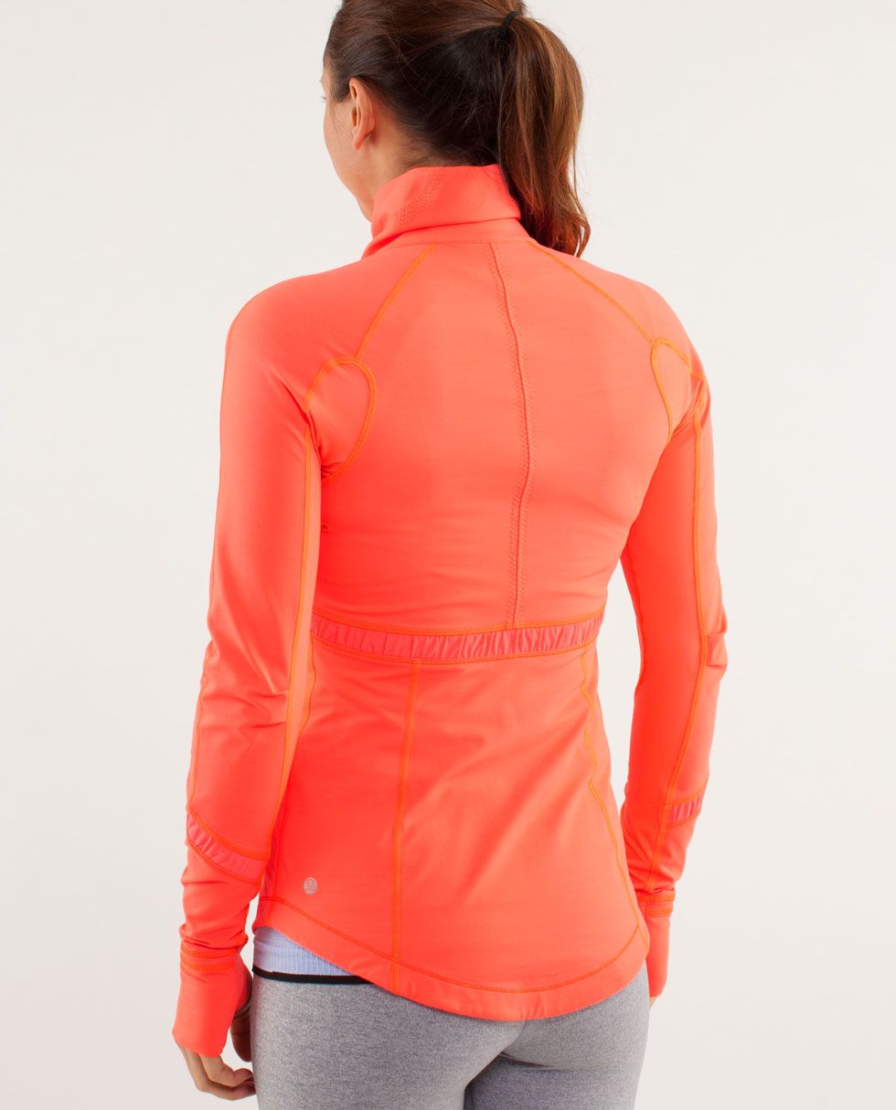 RUN:Reflect Pullover