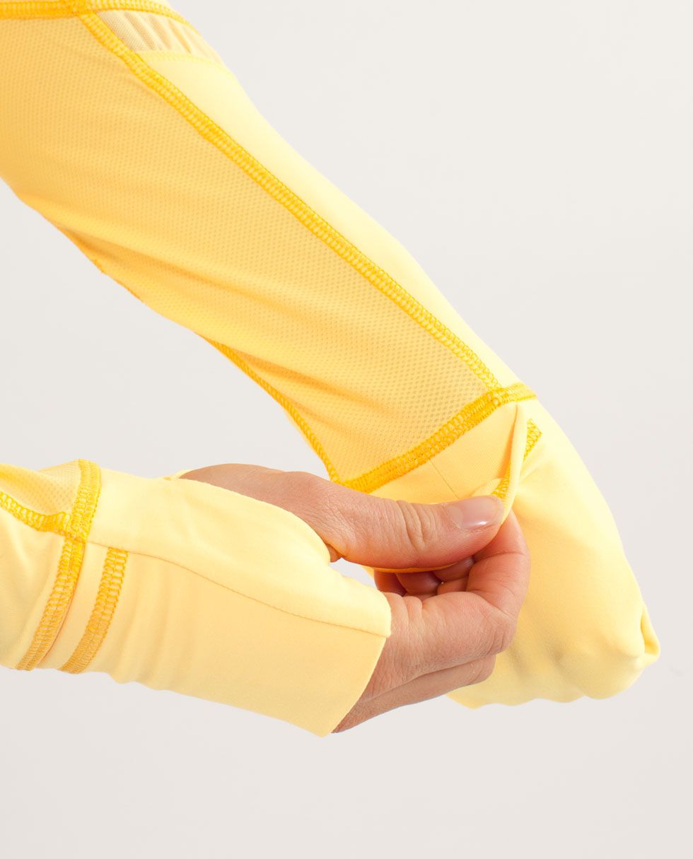 RUN:Reflect Pullover