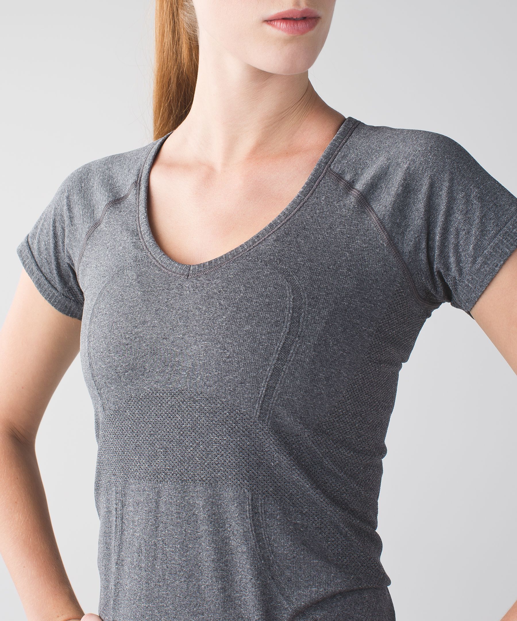RUN:Swiftly Tech V Neck