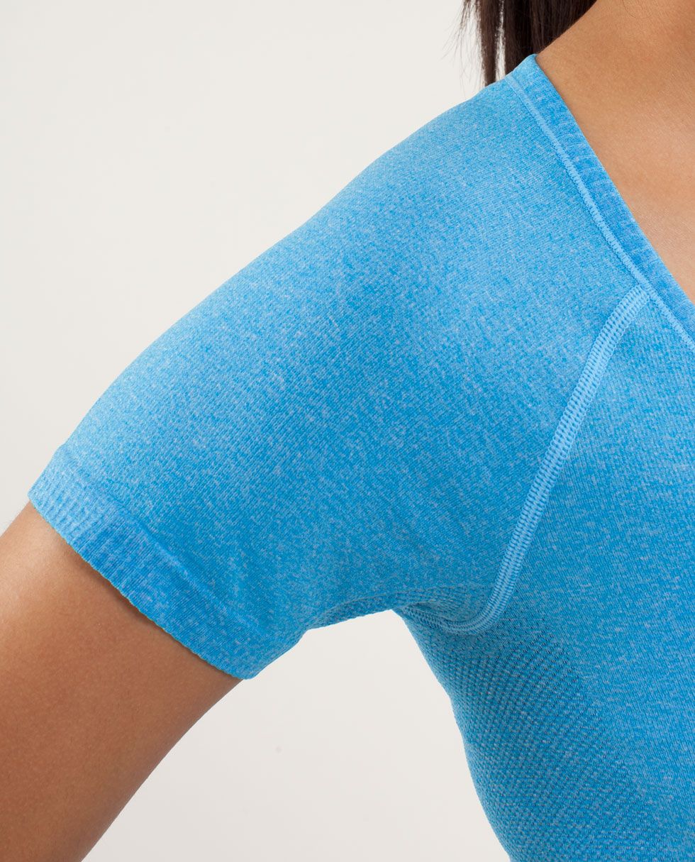 RUN:Swiftly Tech V Neck