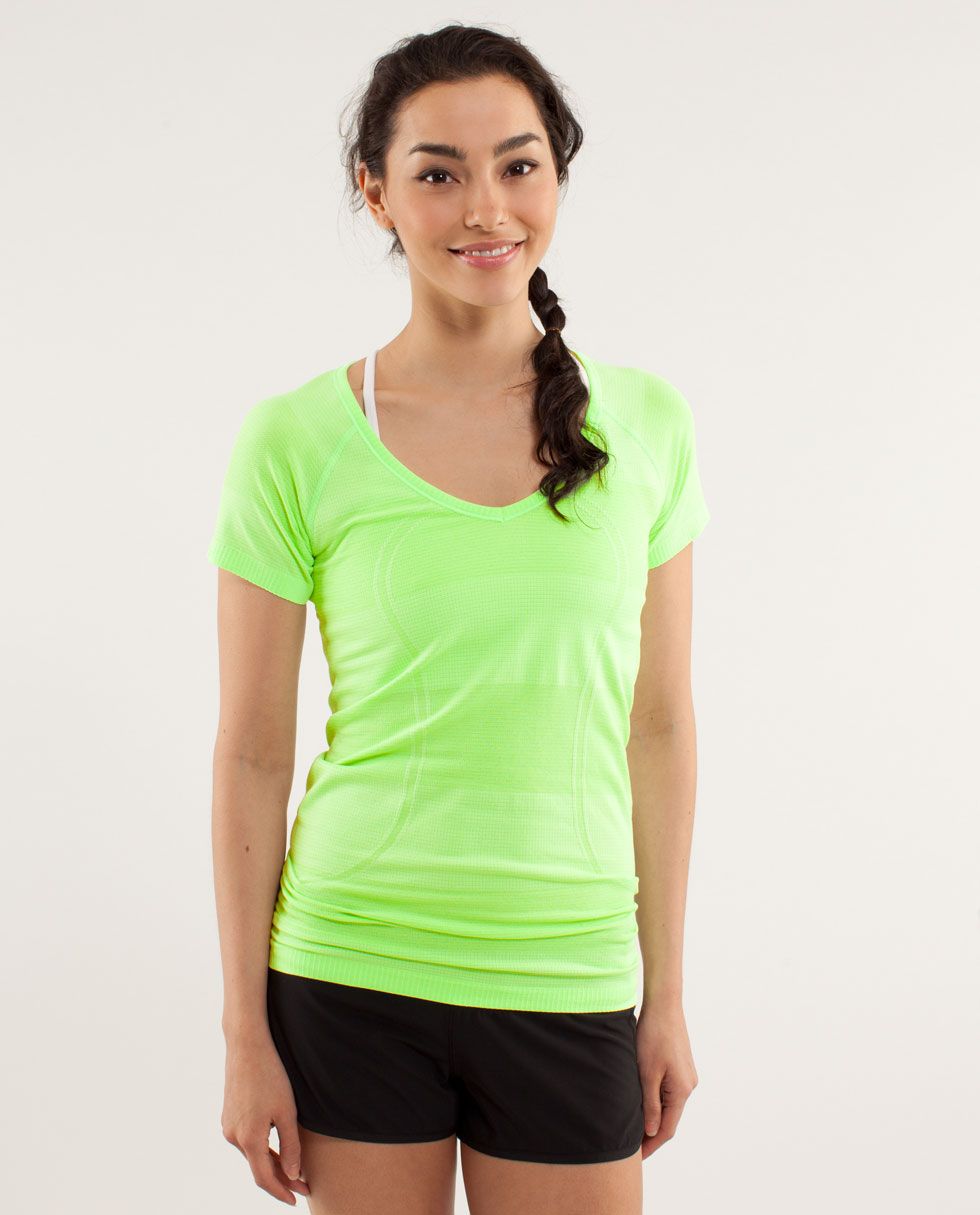 RUN:Swiftly Tech V Neck*Bold