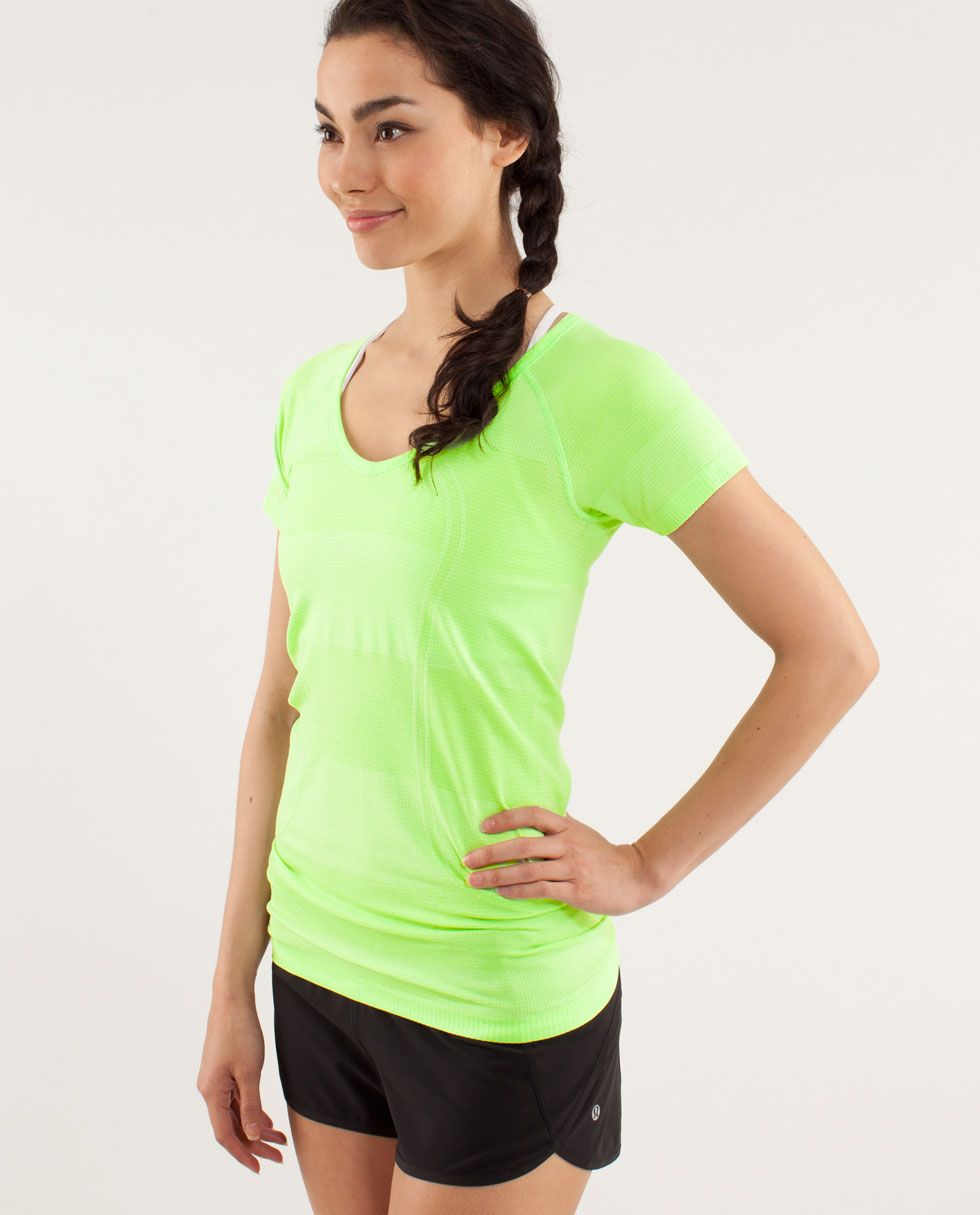RUN:Swiftly Tech V Neck*Bold