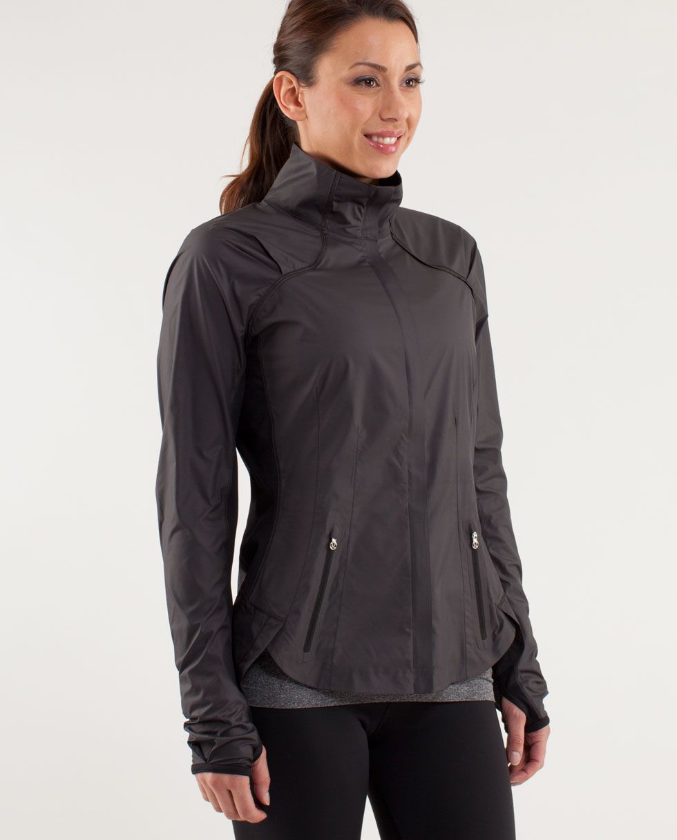 RUN: Essential Jacket II      