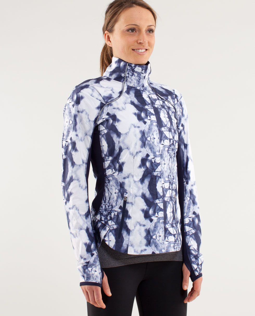 RUN: Essential Jacket II      