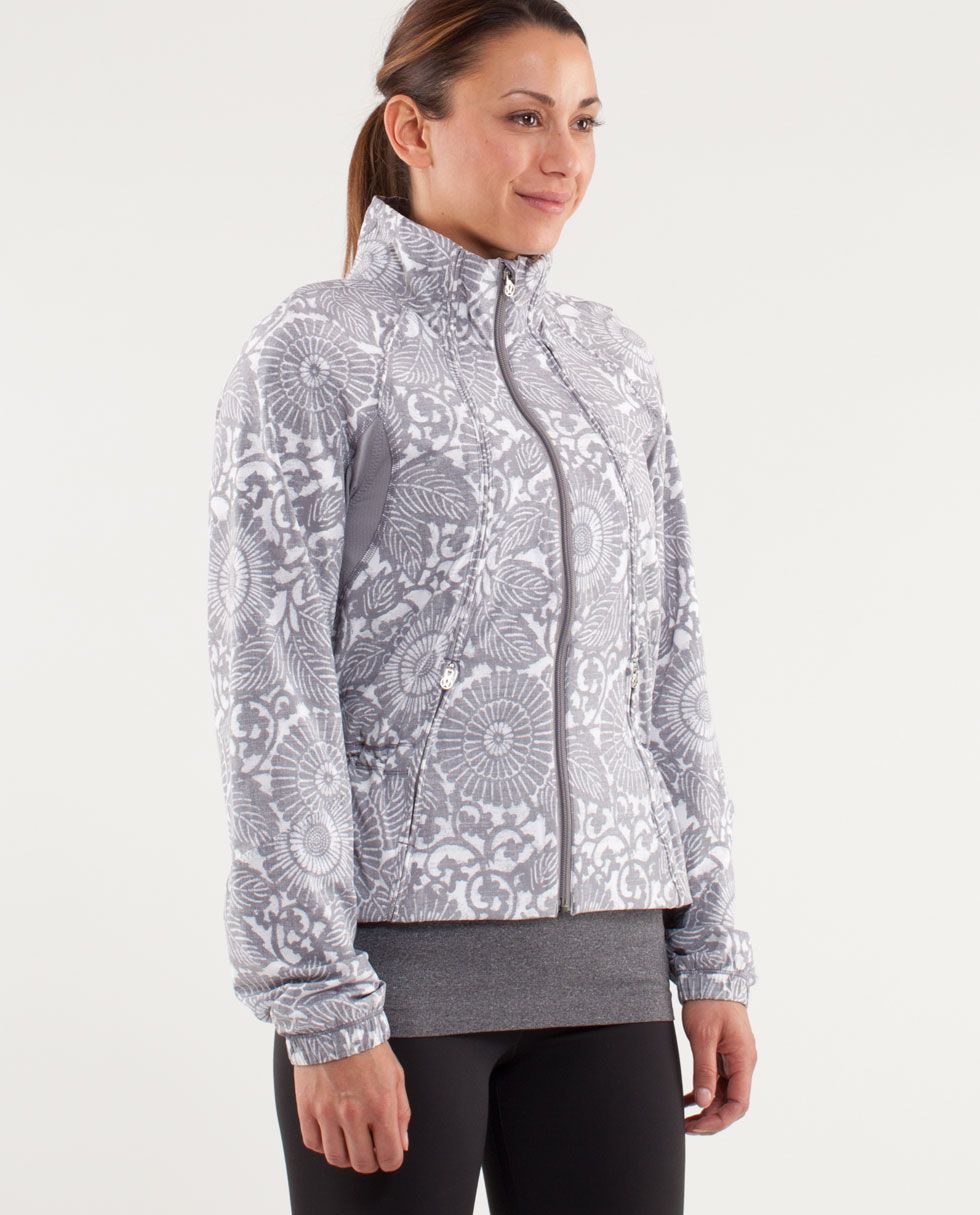 RUN: Travel to Track Jacket   