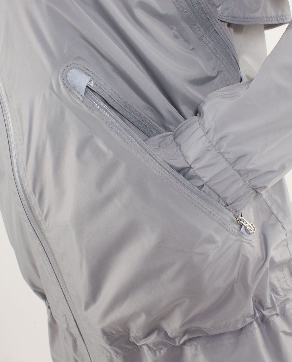 RUN:Make It Rain Jacket