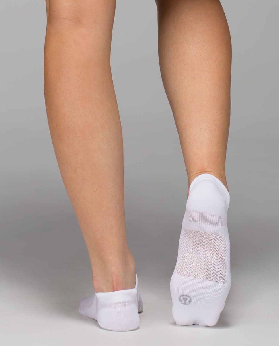 W Ultimate No Show Run Sock