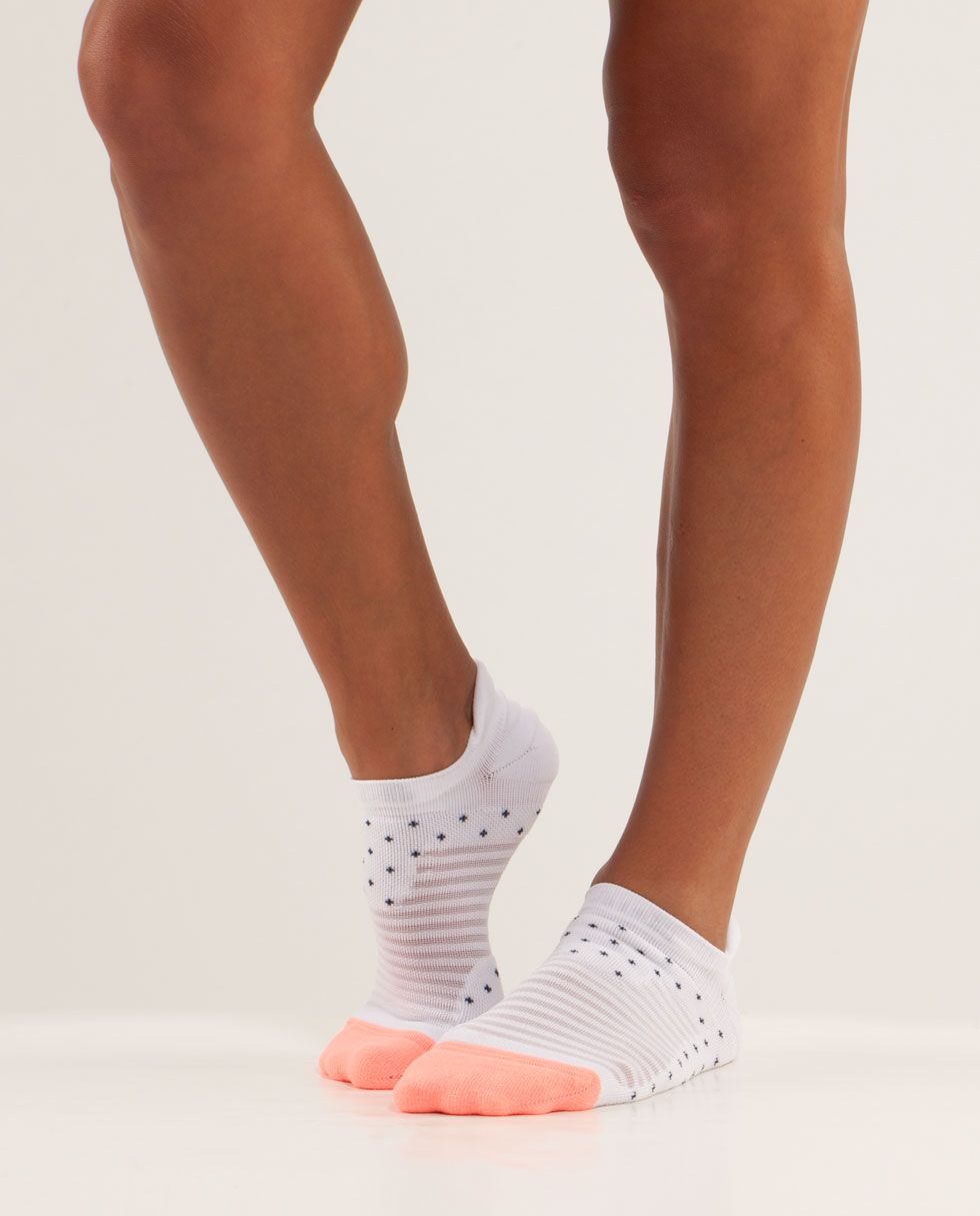 W Ultimate No Show Run Sock