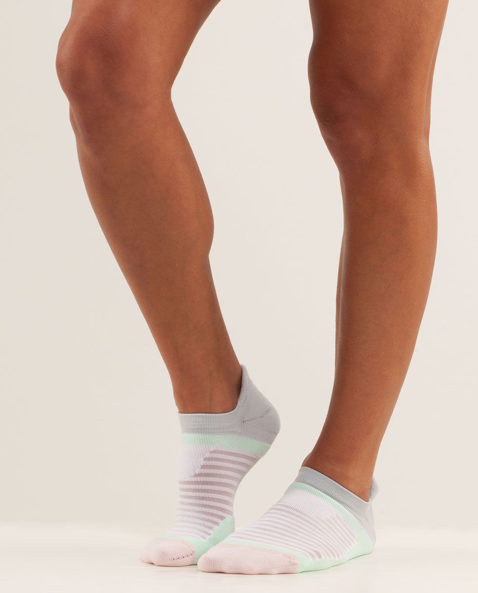 W Ultimate No Show Run Sock