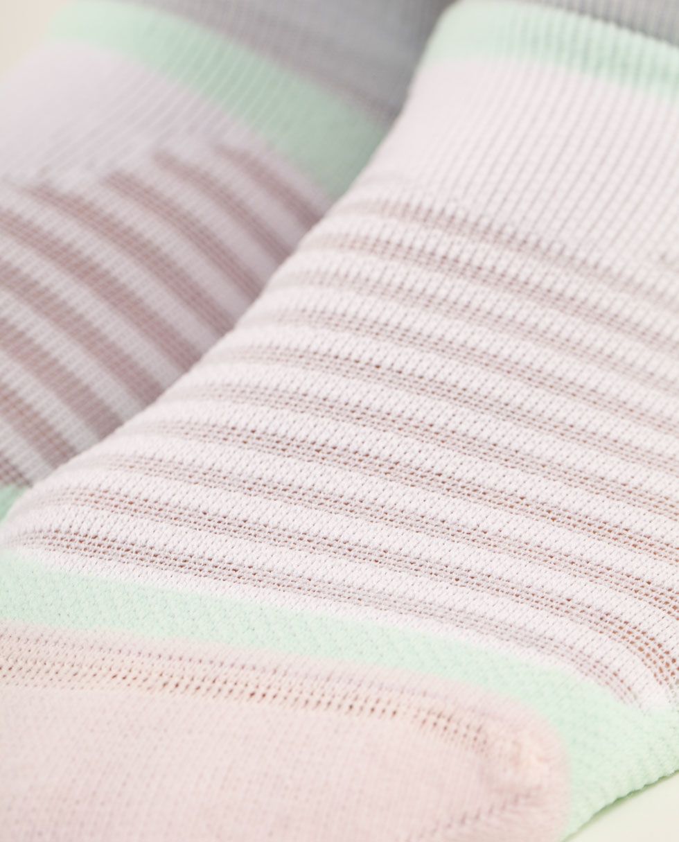 W Ultimate No Show Run Sock