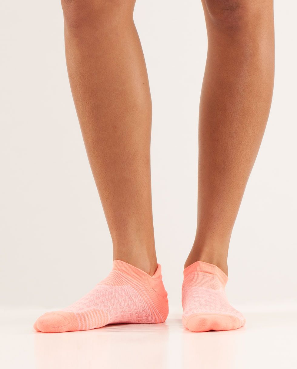 W Ultimate No Show Run Sock