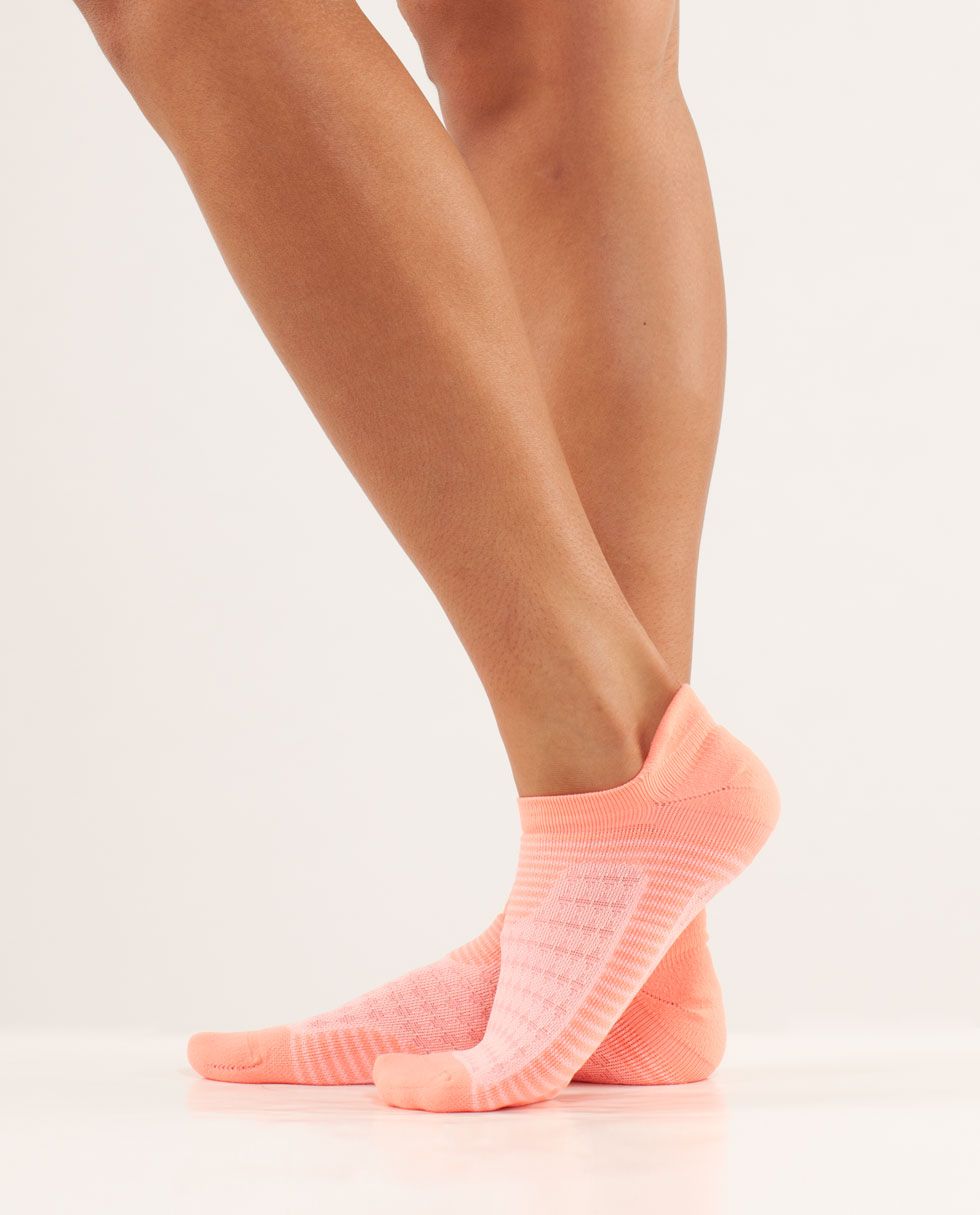 W Ultimate No Show Run Sock
