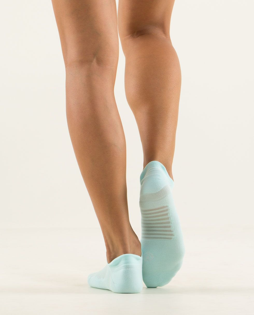 W Ultimate No Show Run Sock