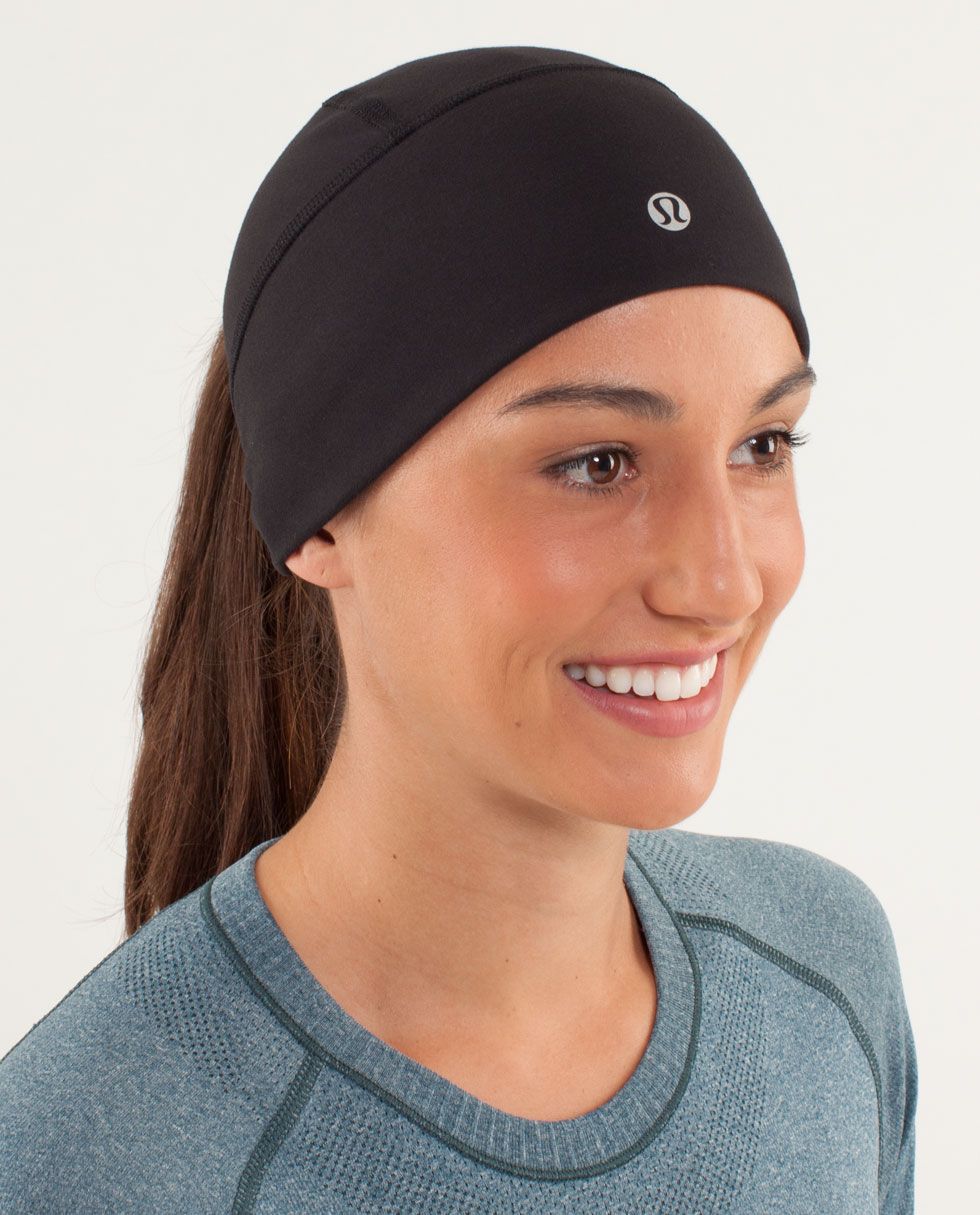 LULULEMON NWOT Brisk Run Toque Hat w/ponytail hole Dewberry brushed