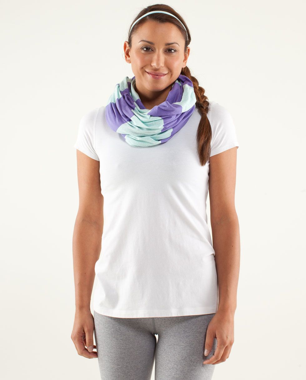 CLARITY SCARF