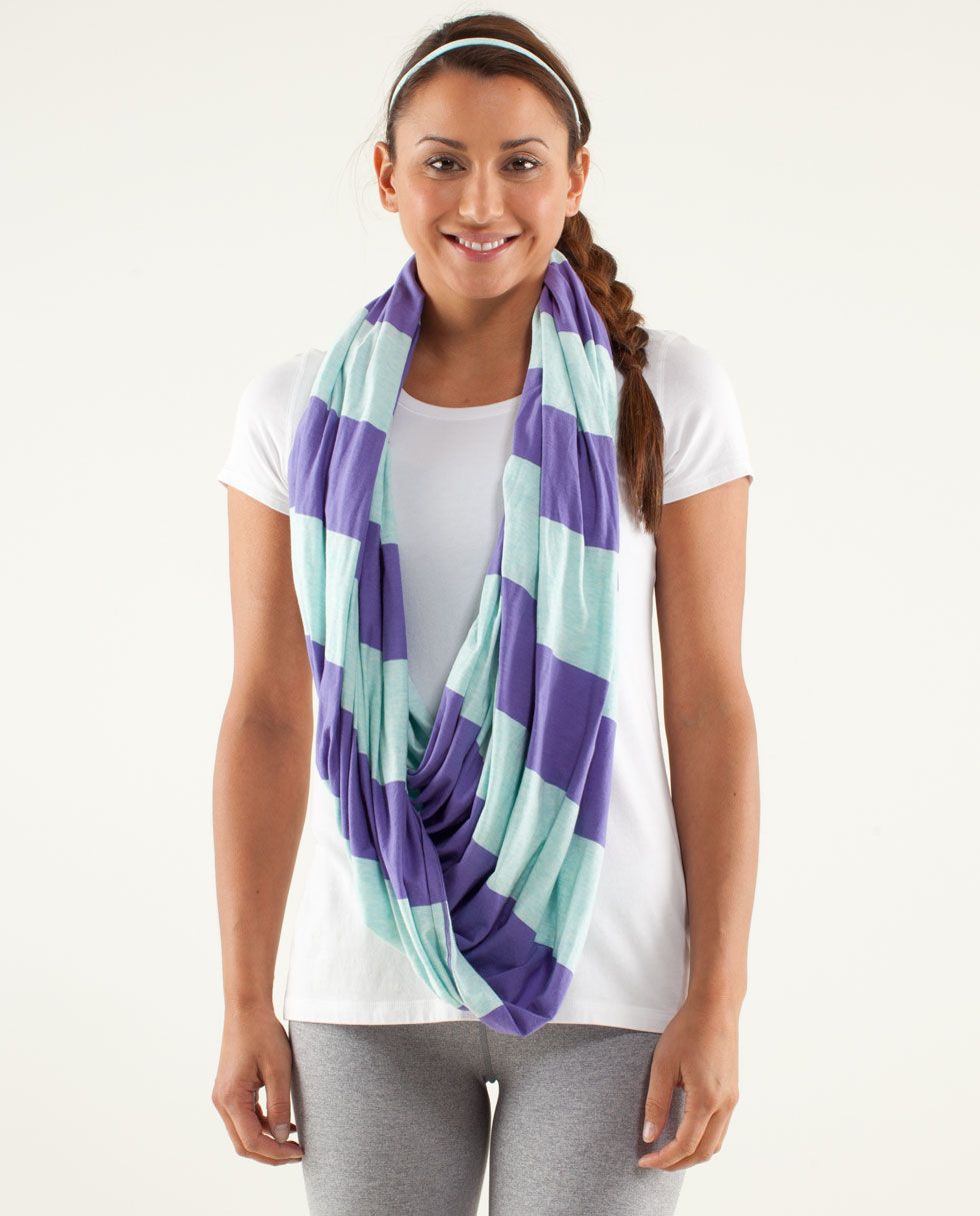 CLARITY SCARF