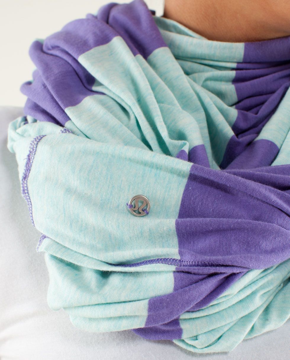 CLARITY SCARF