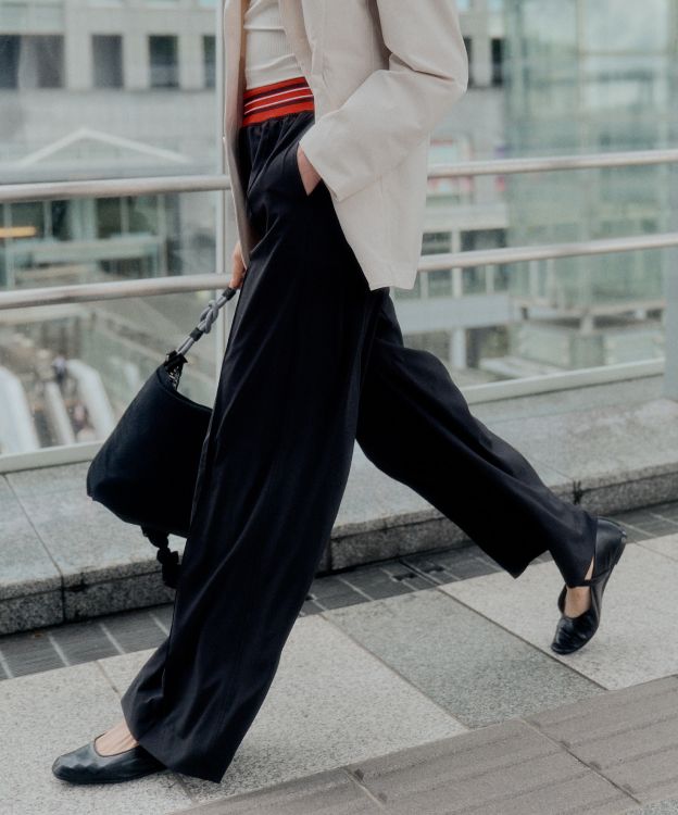 Meet the effortless, polished pants.