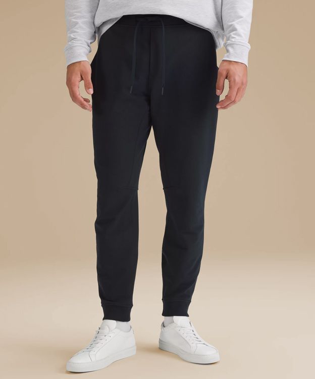 Lululemon store sweat suit