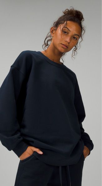 black lululemon sweater