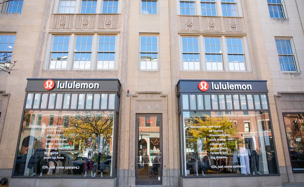 lululemon store near me now
