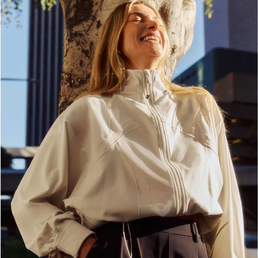 【未使用】ルルレモン lululemon 白 ジャケット ヨガ ウィメンズ ジャケット＆アウター 【ルルレモン公式｜lululemon