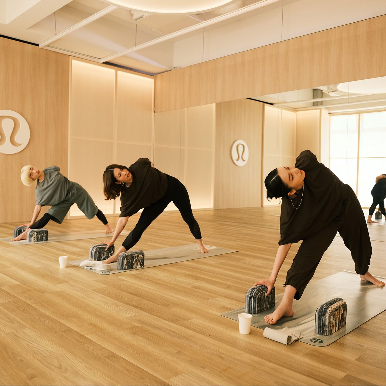 ルルレモン公式】ヨガウェア、アクティブウェアのlululemon