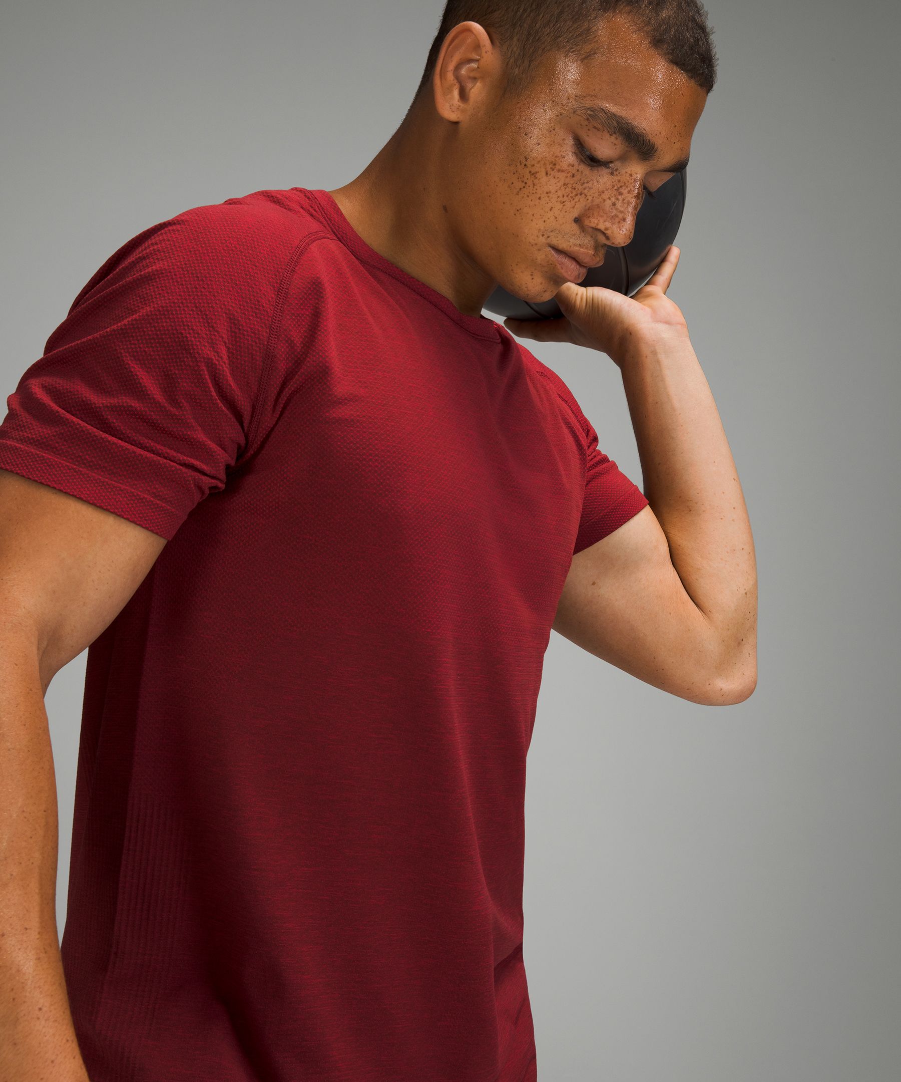 Dark red store short sleeve shirt