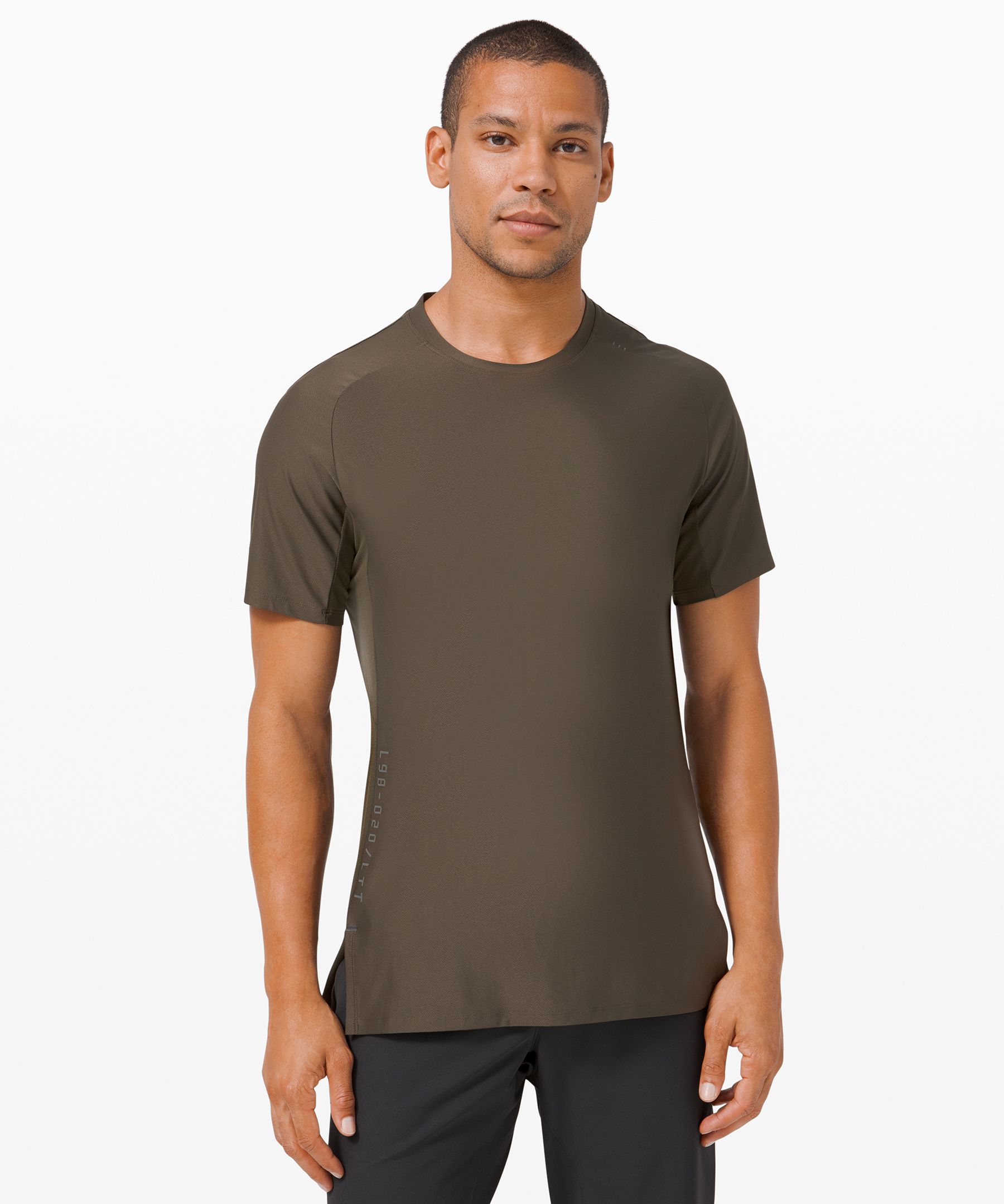 Lululemon athletica License to Train Short-Sleeve Shirt, Men's Short  Sleeve Shirts & Tee's