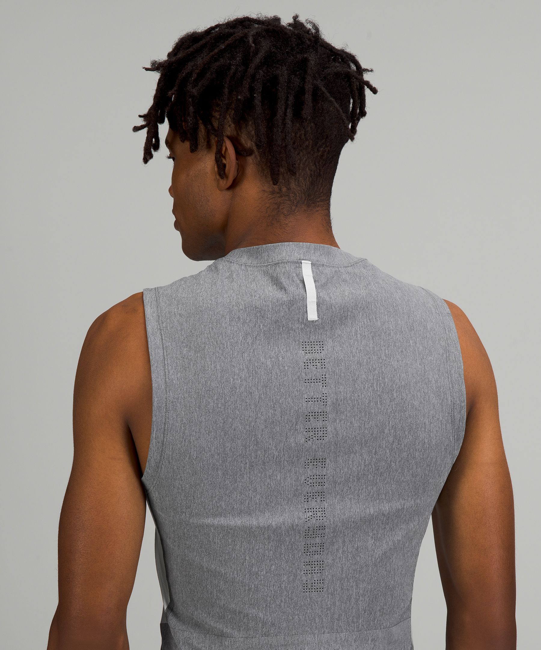 カナダ限定 Lululemon ノースリーブ トレーニングトップス L カナダ限定 Lululemon ノースリーブ トレーニングトップス L