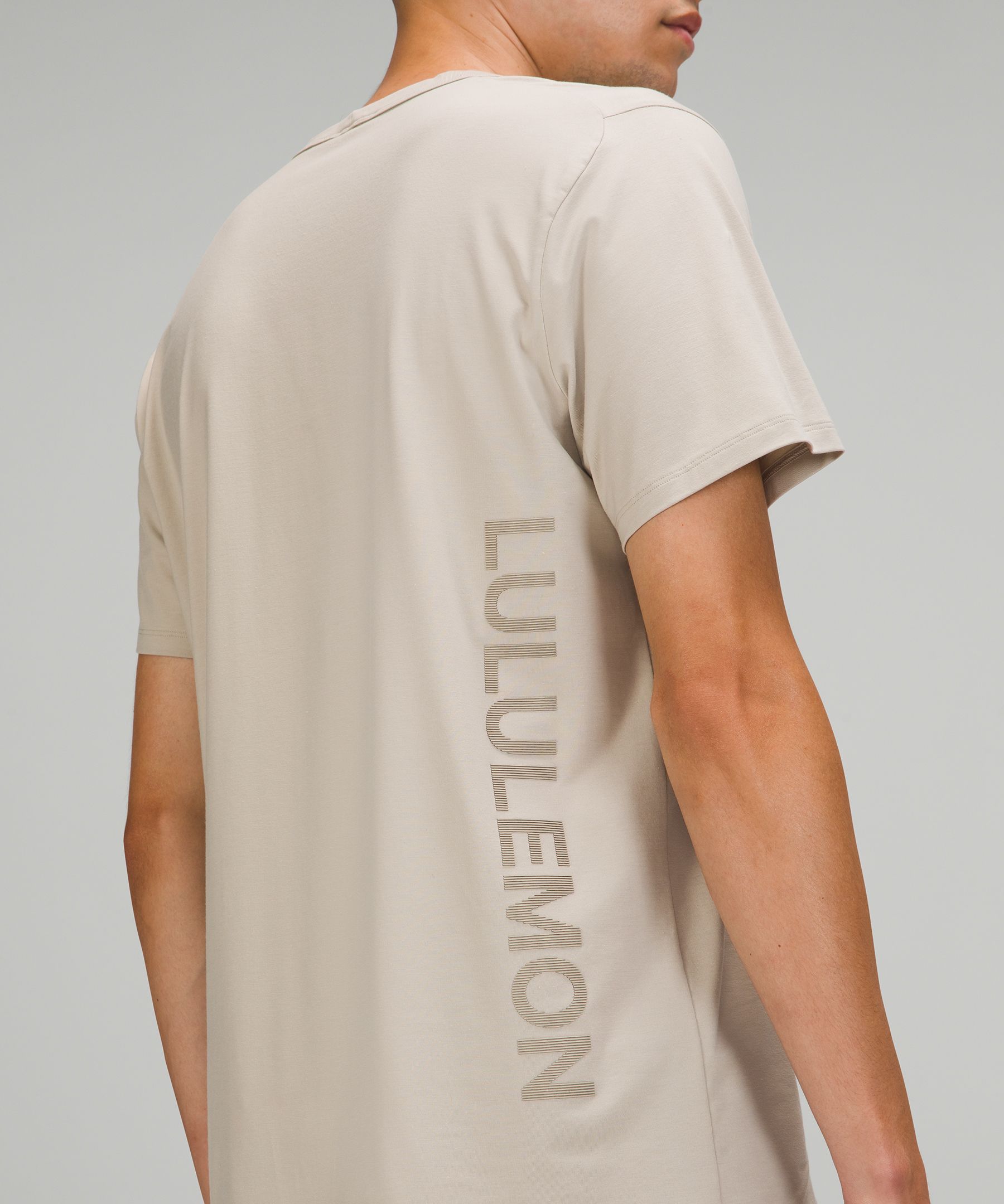 ルルレモン Fundamental Tシャツ | ショートスリーブ | Lululemon JP