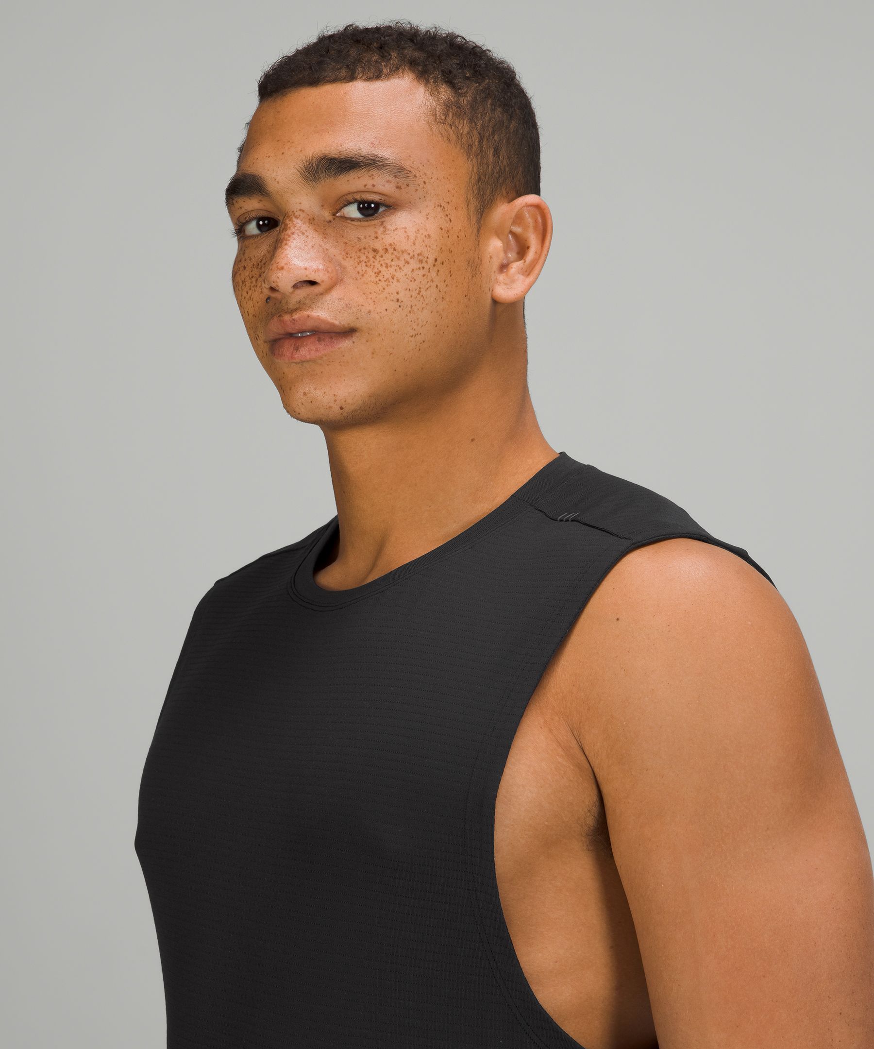 Lululemon Tank Tops Deals - Black / Rhino Grey Mens Drysense Training  Sleeveless