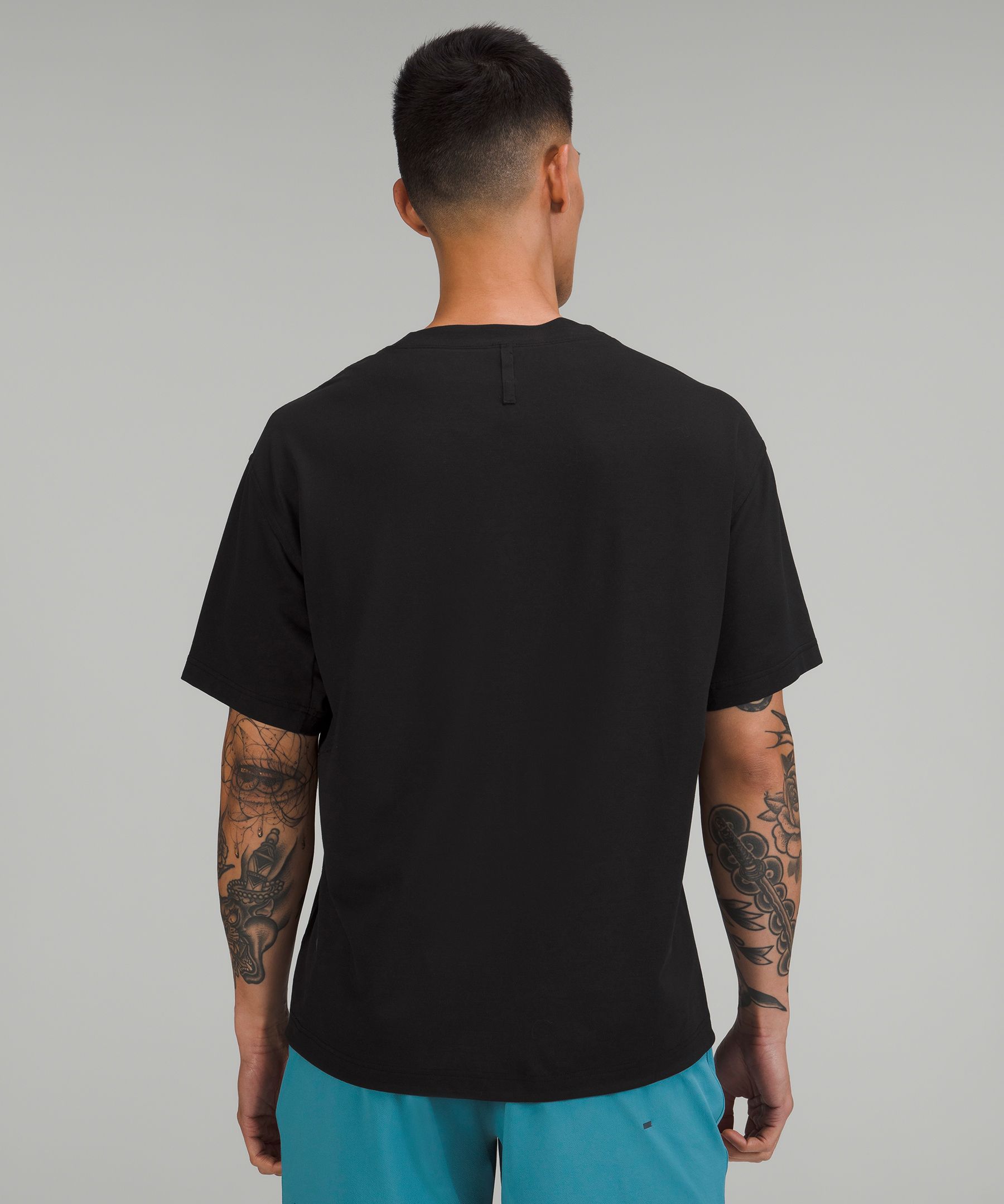 Relaxed-Fit Training Short Sleeve Shirt