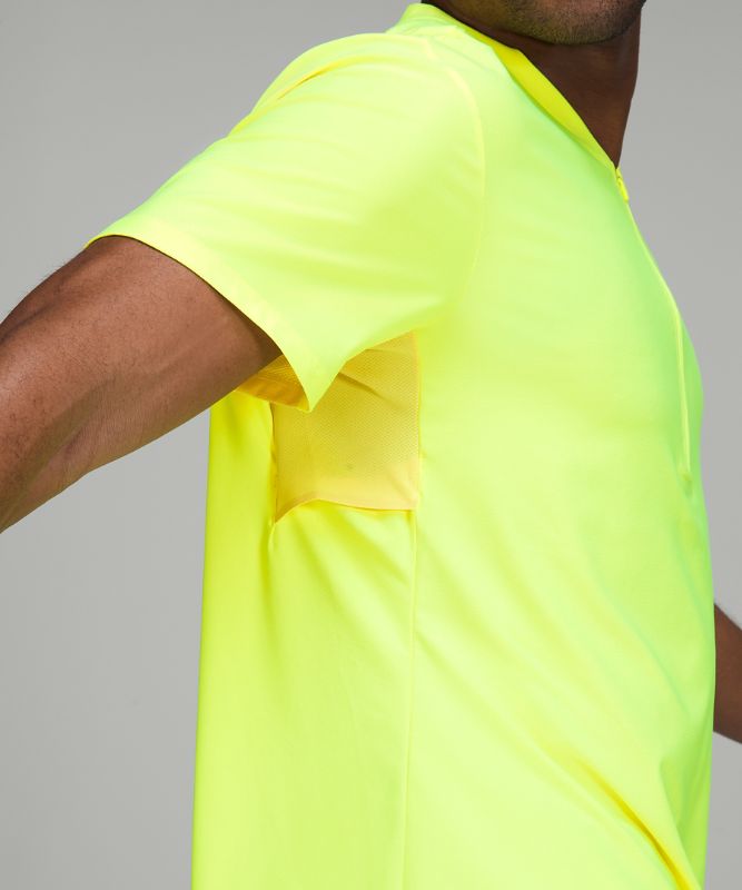Camisa de manga corta de tenis con ventilación