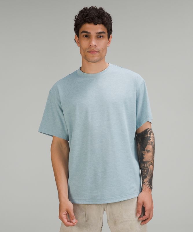 Relaxed-Fit Training Short Sleeve Shirt