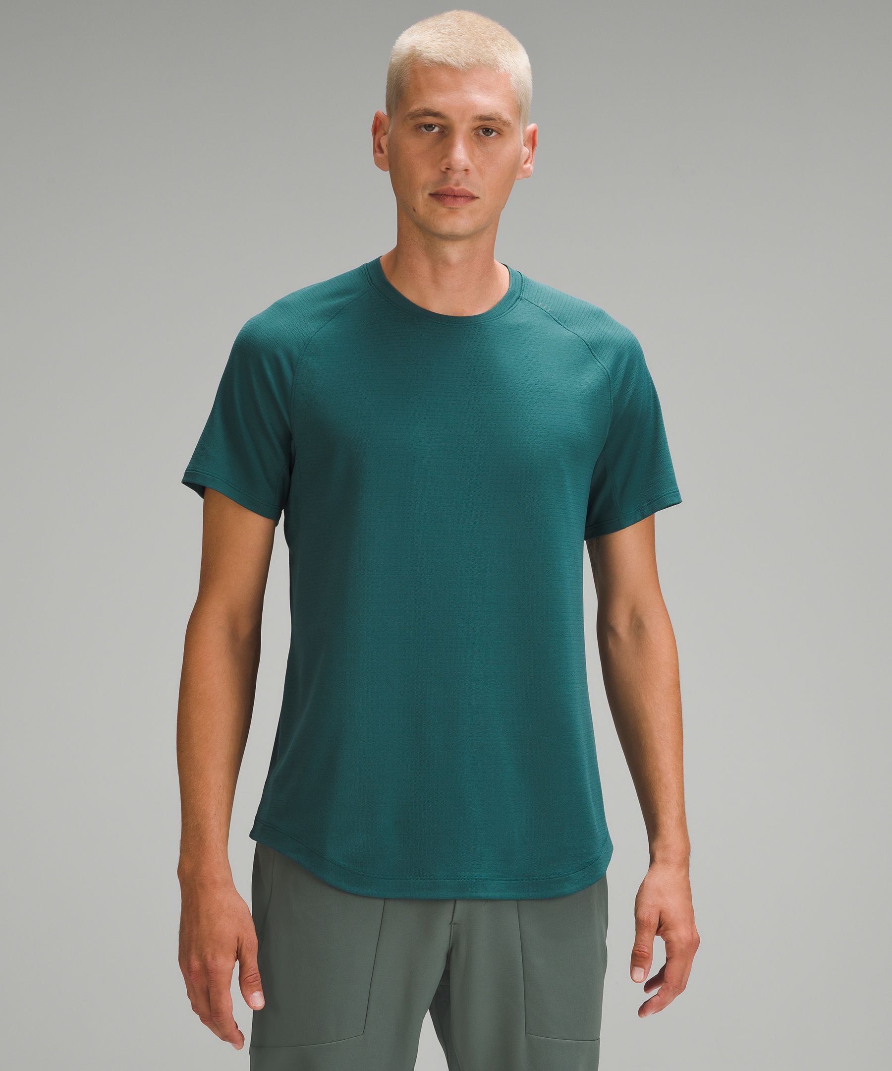 Lululemon athletica License to Train Short-Sleeve Shirt, Men's Short  Sleeve Shirts & Tee's