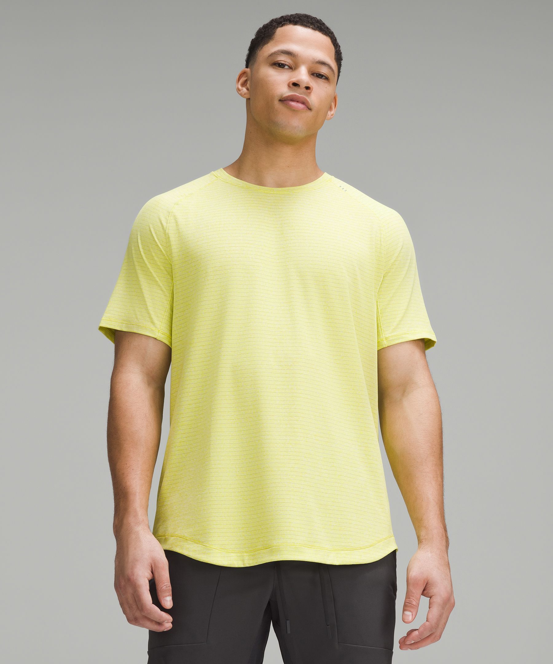 Lululemon athletica License to Train Short-Sleeve Shirt, Men's Short  Sleeve Shirts & Tee's