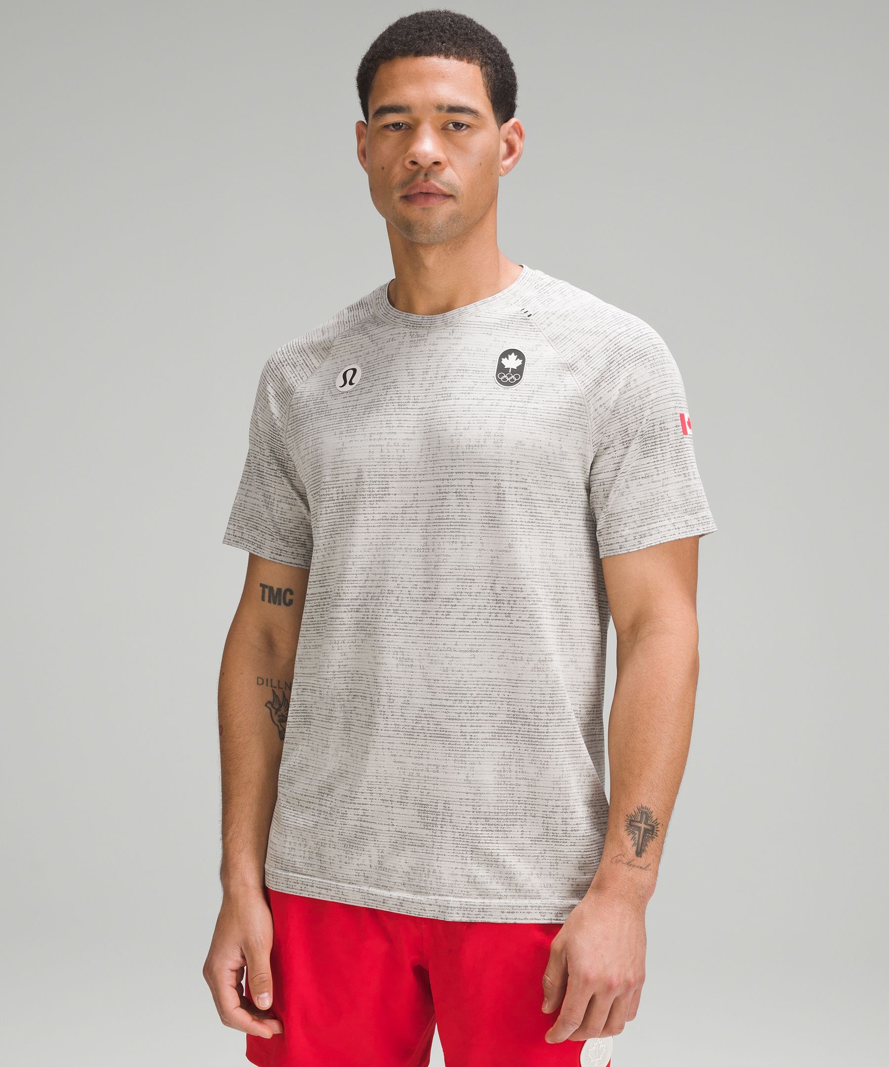lululemon☆チームカナダ l Vent Tech トレーニングTシャツ Lululemon - Team Canada Metal Vent Tech Short-Sleeve Shirt