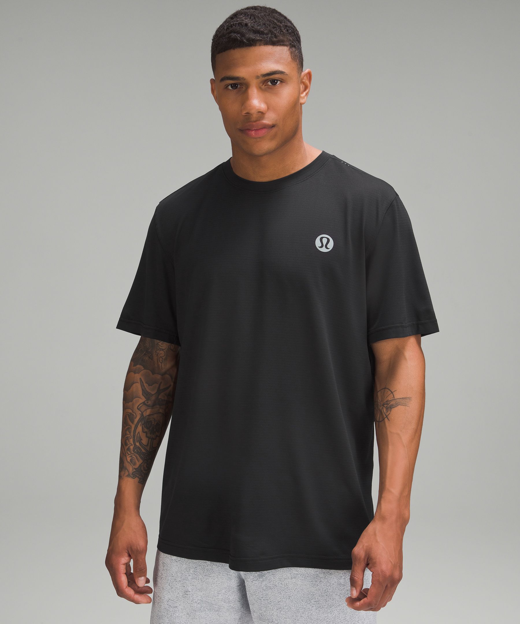 Black License To Train jersey T-shirt, Lululemon