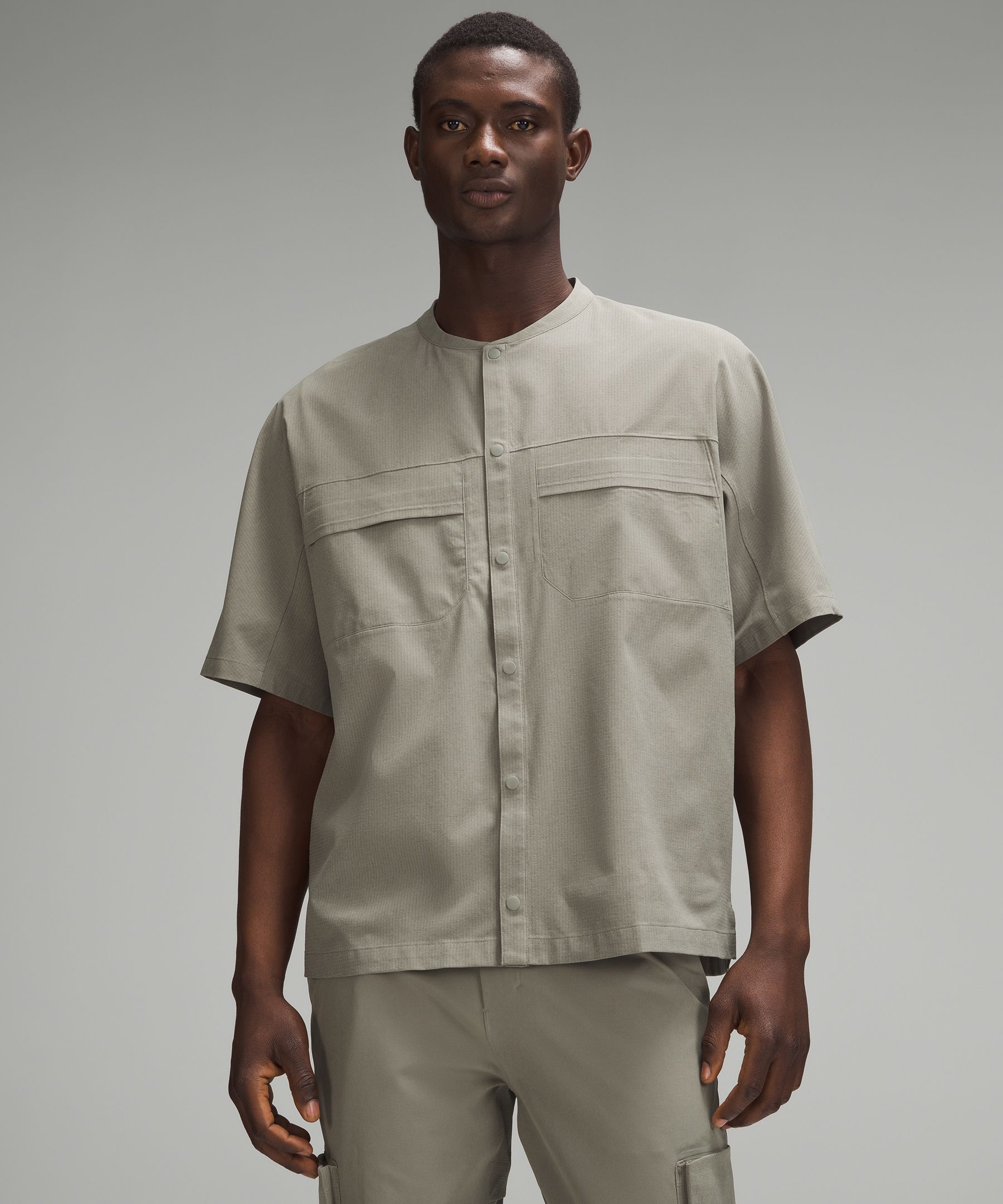 WovenAir Cargo-Pocket Short-Sleeve Shirt