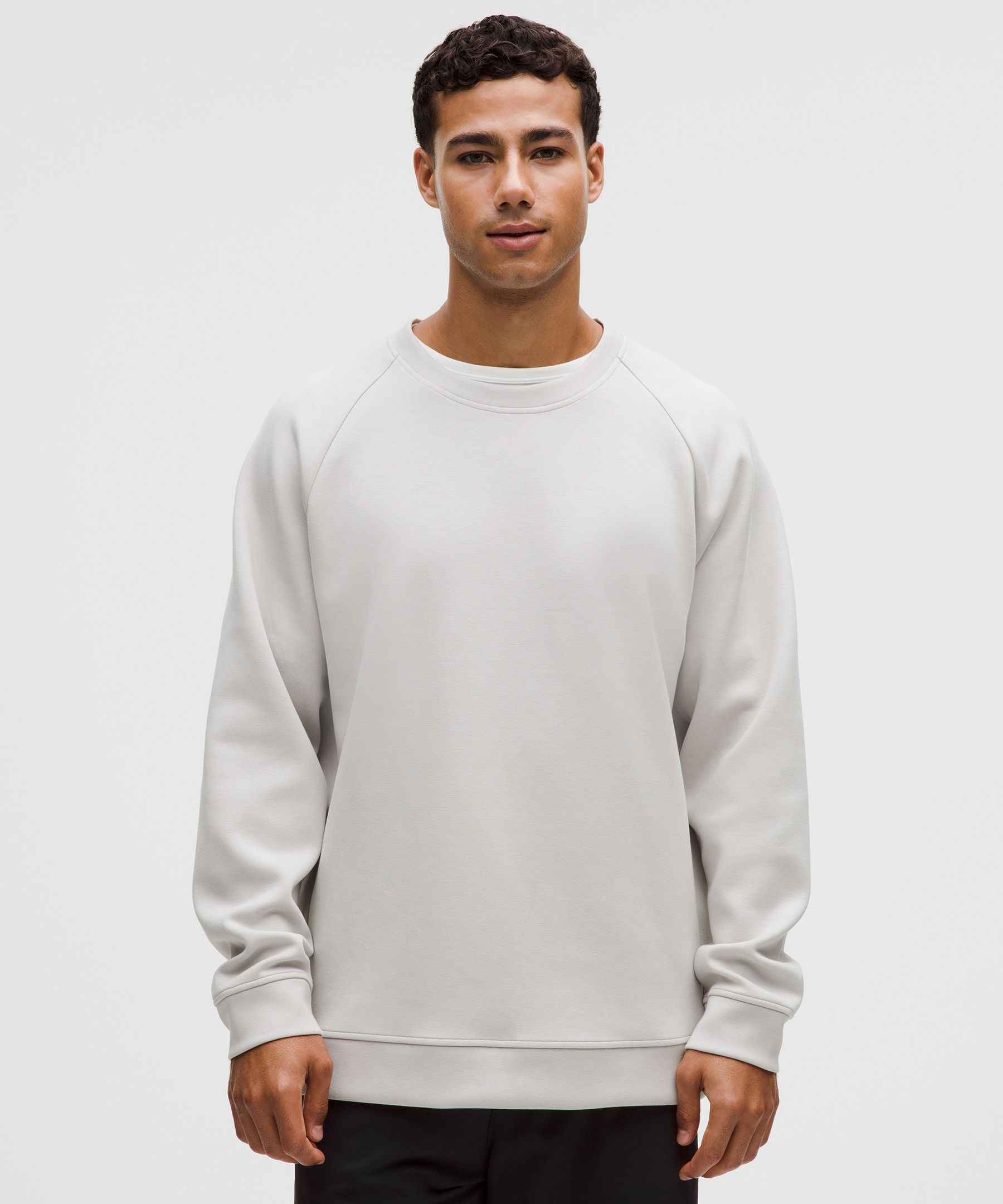 Smooth Spacer Classic-Fit Crew