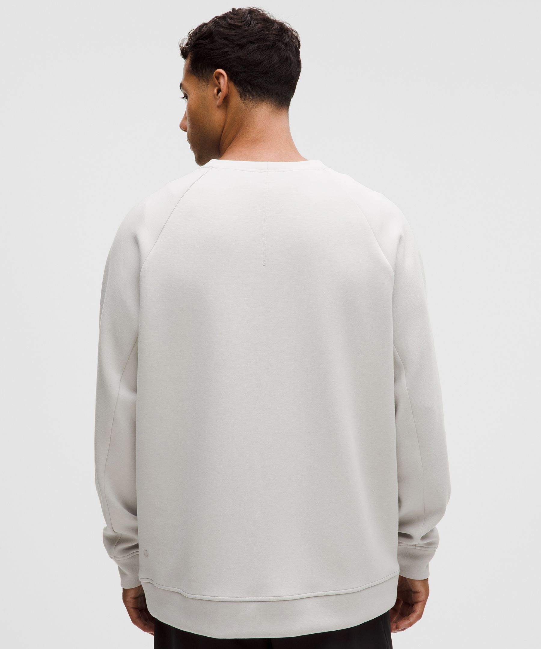 Smooth Spacer Classic-Fit Crew