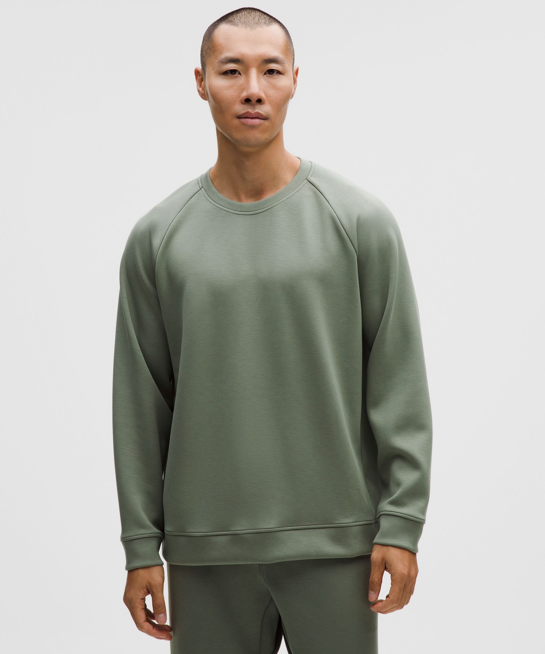 Smooth Spacer Classic-Fit Crew