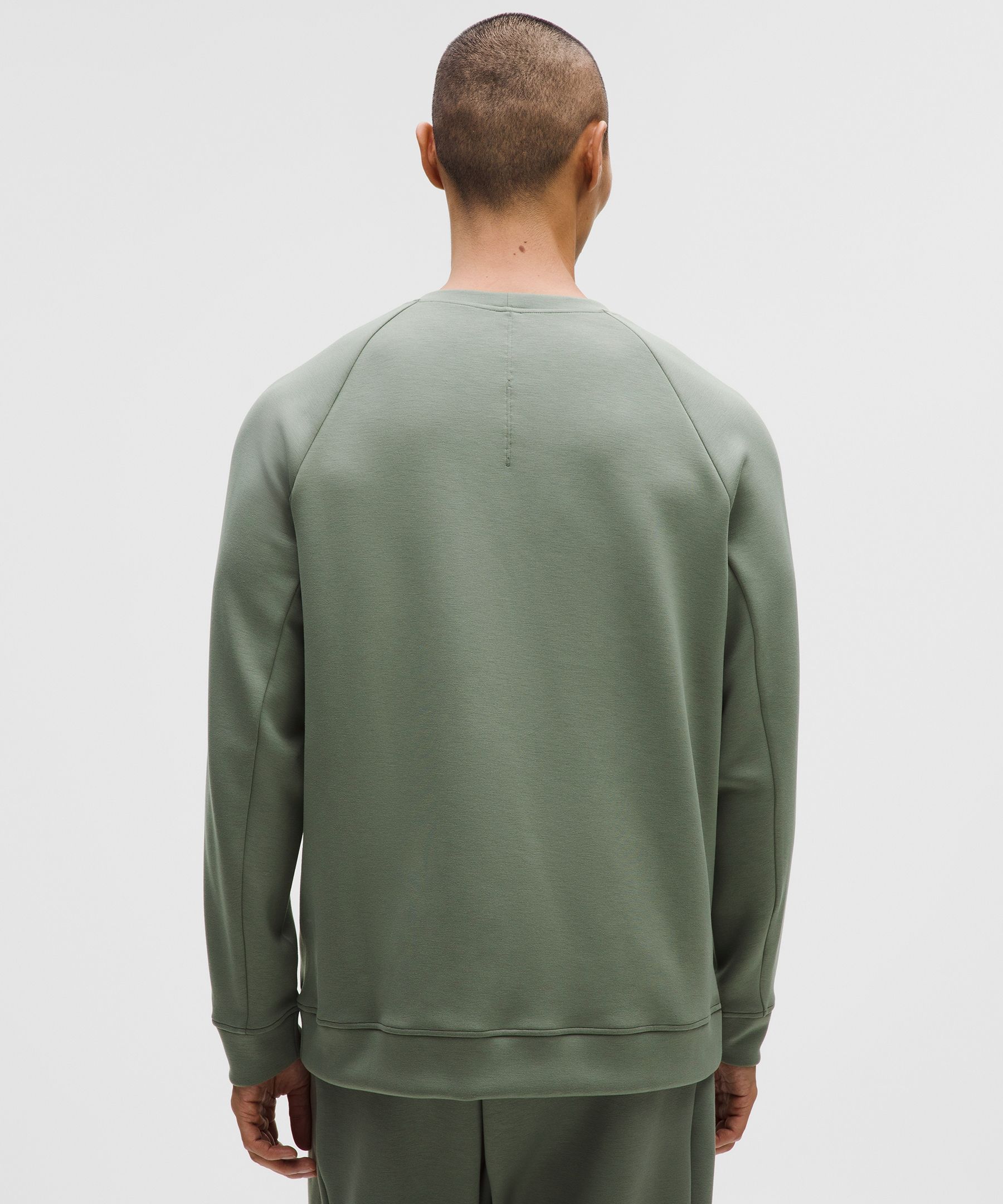 Smooth Spacer Classic-Fit Crew