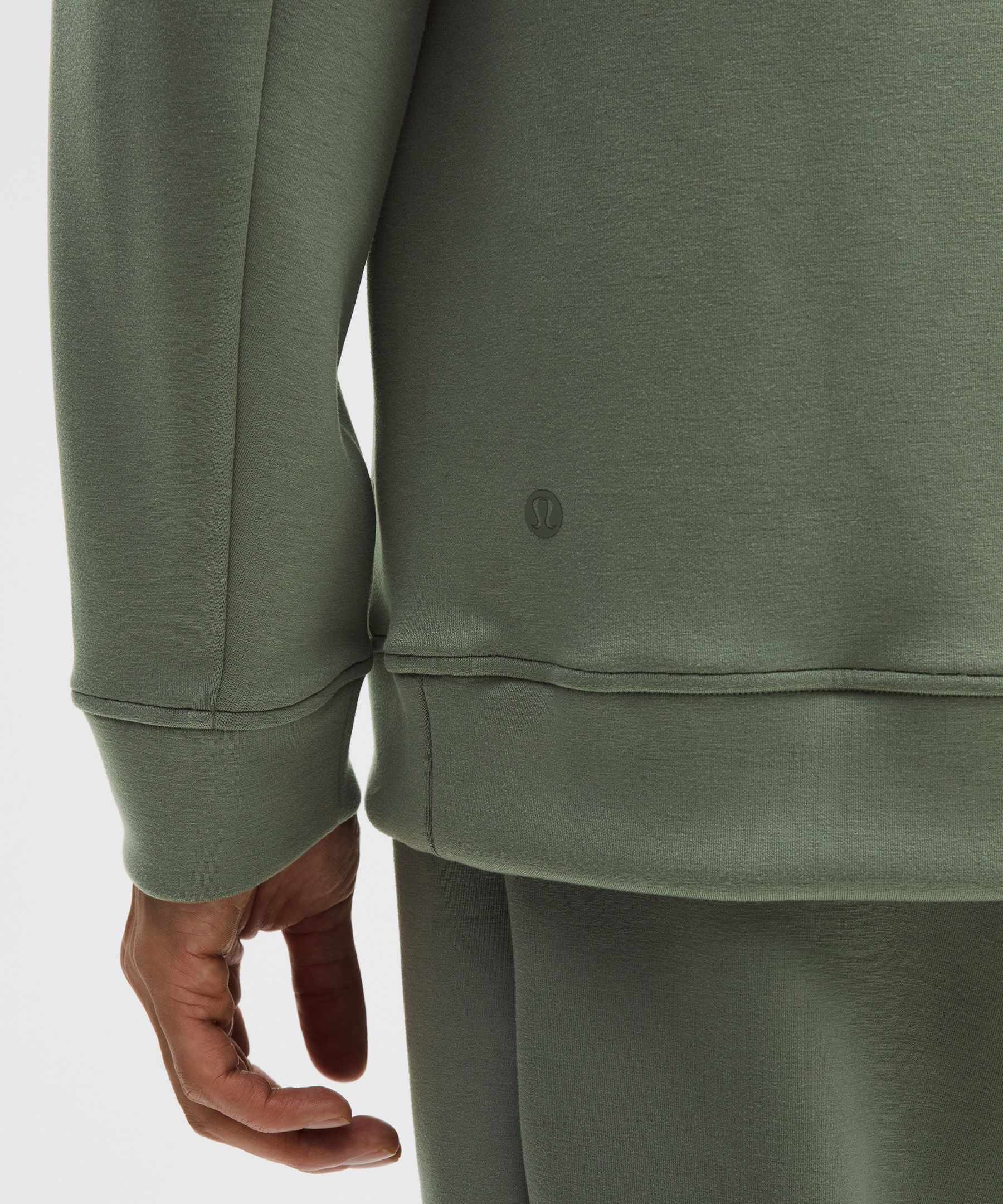Smooth Spacer Classic-Fit Crew