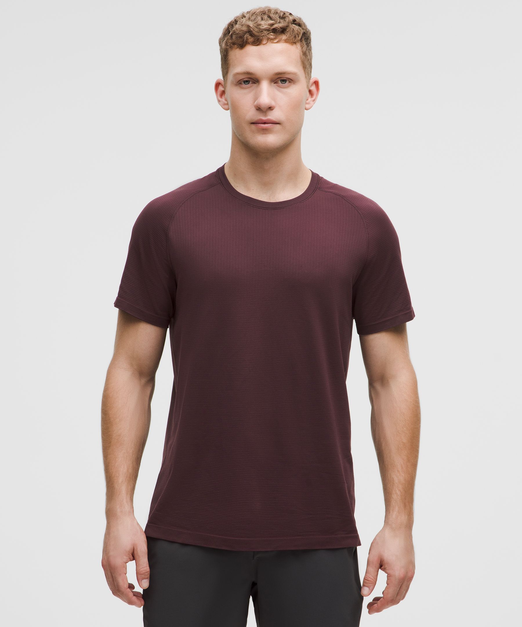 Metal Vent Tech Short-Sleeve Shirt - Goodnight Plum/Goodnight Plum