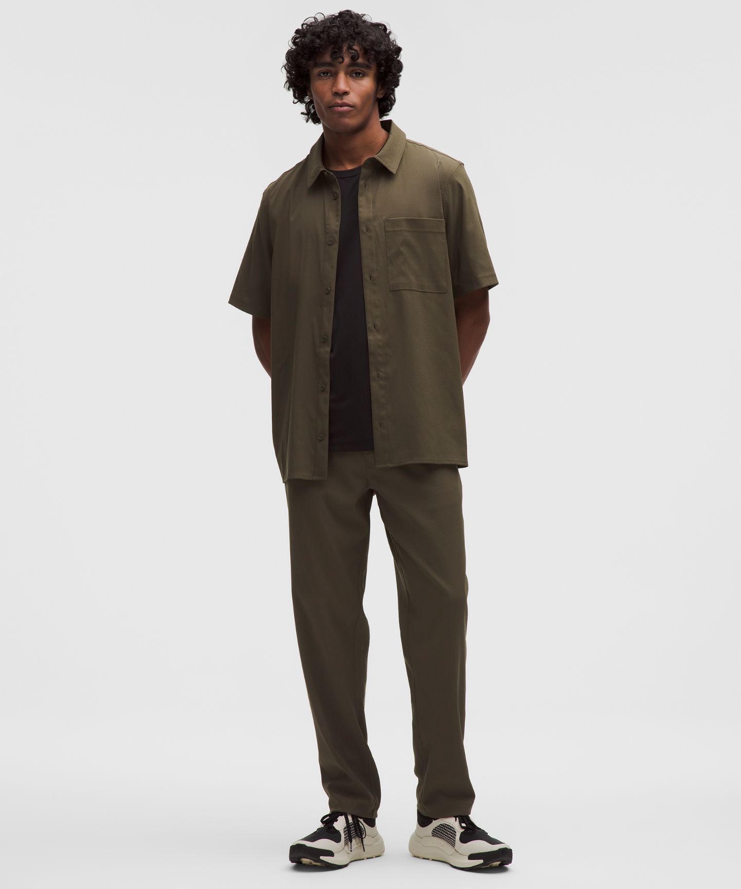 Мужская рубашка Lululemon Ripstop Classic-Fit Short-Sleeve Shirt, цвет: Оливковый коричневый — фото 2